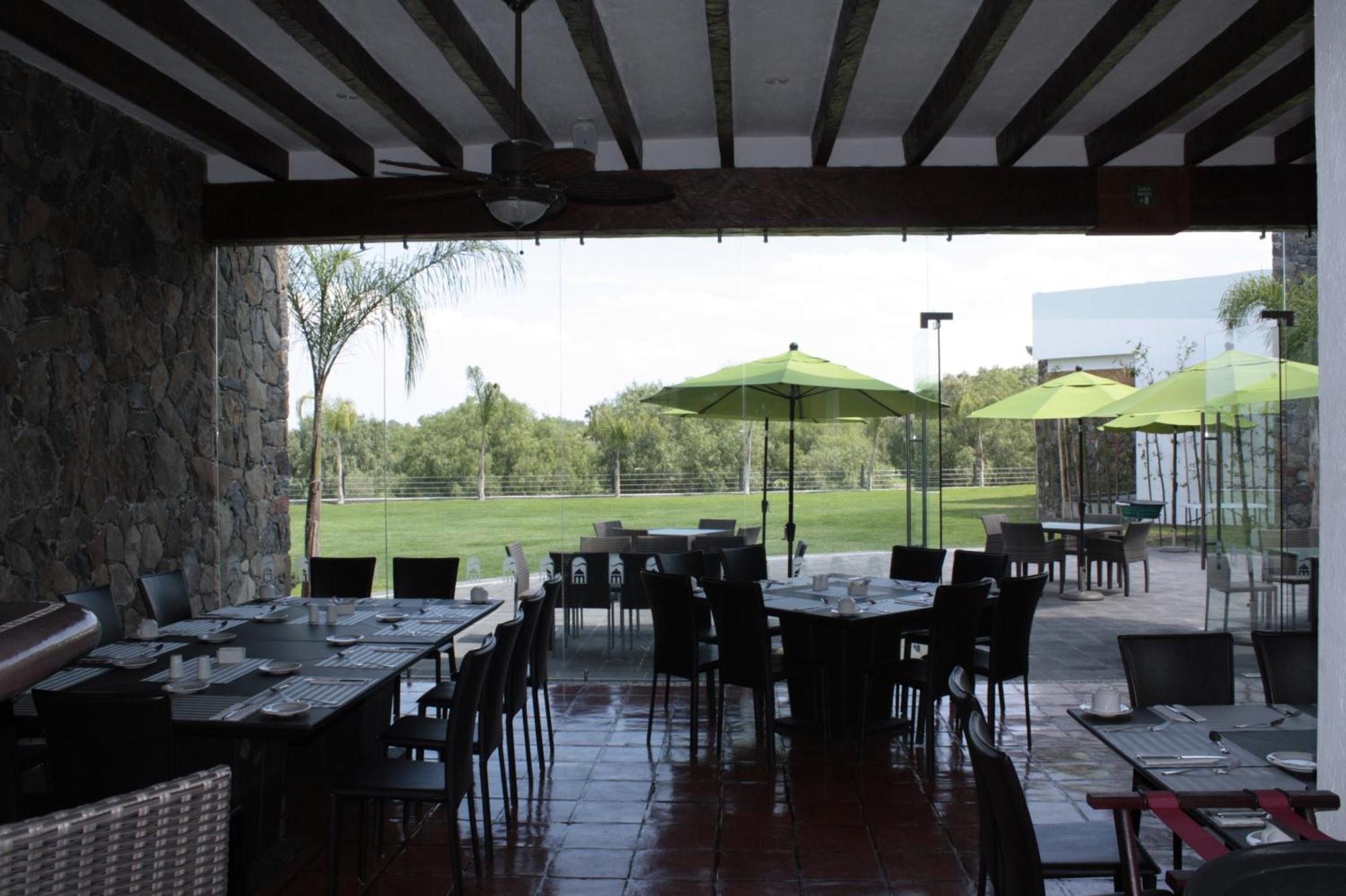 Hotel Villa Mexicana Golf&Equestrian Resort El Pueblito  Esterno foto